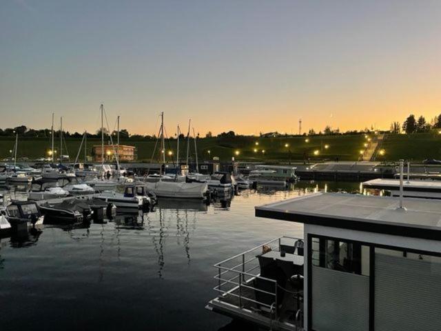 Hausboot Schiff Fuer 4 Personen Ca, 33 M Sup2 In Braunsbedra, Sachsen Anhalt Halle Saale Unstrut Region Exterior photo